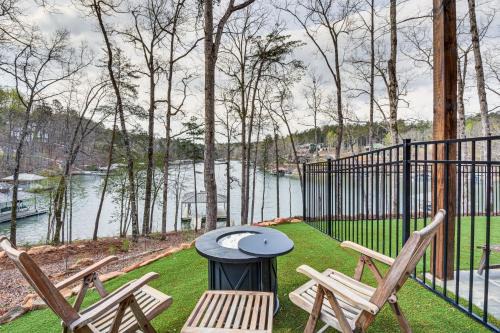 Seneca Apartment | Lakefront Seneca Vacation Rental with Shared Dock!