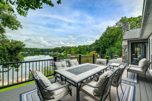 Sherrills Ford House | Lakefront Sherrills Ford Haven with Boat Dock!