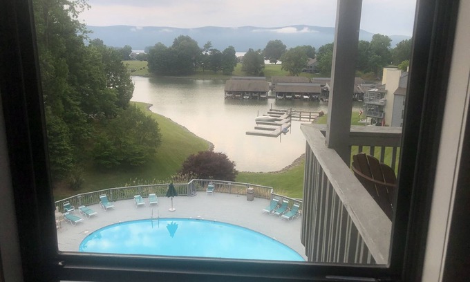 North Shore Condo | Lakefront SML penthouse with stunning mountain-lake views, pools, beach, + more!