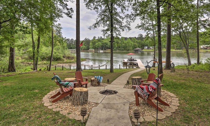 Milledgeville House | Lakefront Sparta Home: Fire Pit, Dock & Kayak