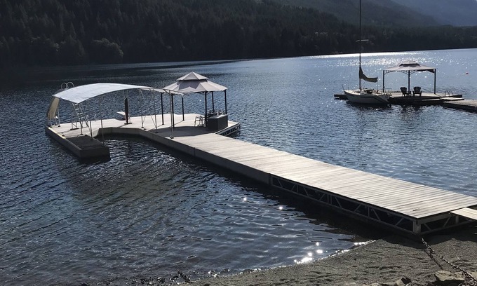 Port Alberni Cabin | Lakefront studio