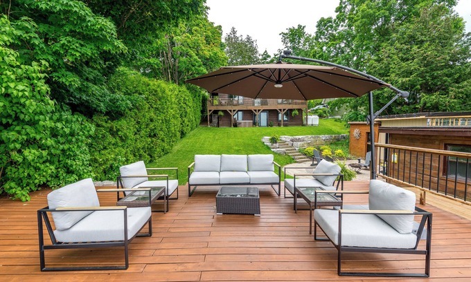 Dunsford Cottage | Lakefront Summer Sunsets