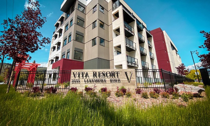 Vernon Resort | Lakefront Top Floor Suite w/ resort amenities