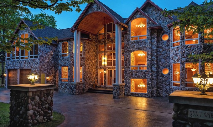 Kewadin House | Lakefront Torch Lake Lodge - 4 Floors of Luxury, Nearby Premier Golf Courses