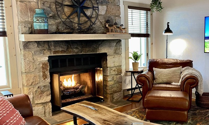 Pocono Pines House | Lakefront townhouse with club beach and pool