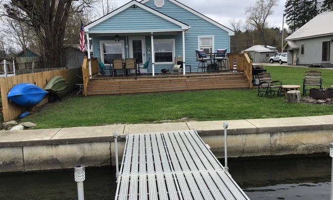 Ashville Cottage | LAKEFRONT, Very Cozy, 4 B-Rooms, 2 Full baths, w/40' of lakefront w/private dock