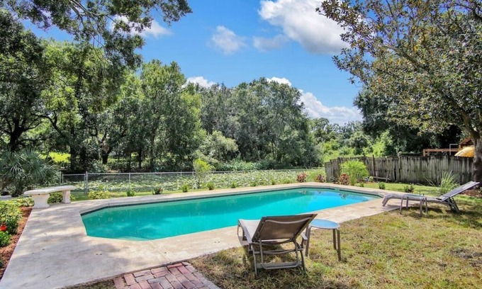 Orient Park House | Lakefront Villa with Heated pool and Spa