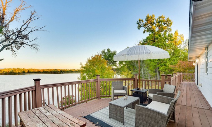 Webster House | Lakefront Webster Home: Private Boat Dock & Beach!