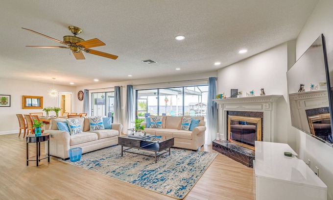 Yalaha House | Lakefront Yalaha Home w/Private Dock!