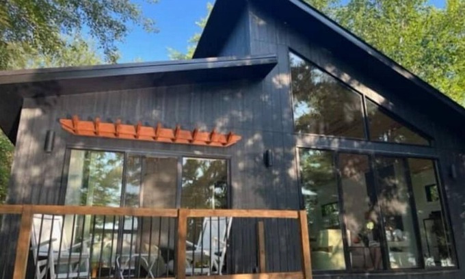 Webster Cabin | LakeHaus - Stunning Scandinavian Simplicity!