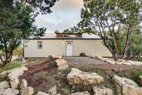 Lakehills House | Lakehills Cabin with Fire Pit, Near Medina Lake!