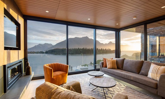 Queenstown Villa | Lakehouse 3, Free Parking, Fire Place, Lake Views