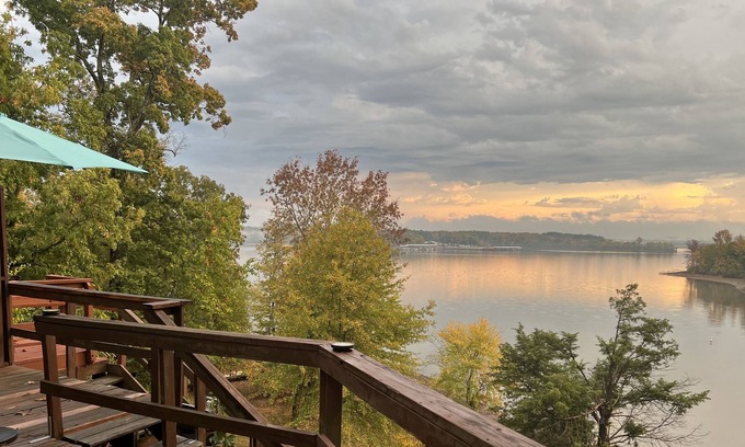 Camden Condo | Lakehouse 345 on the water w dock; May is almost full