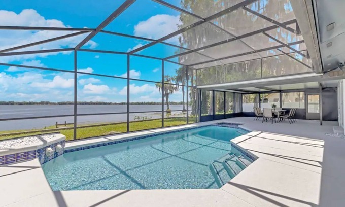 Clear Lake House | ☆LakeHouse 4 Bedroom Newly Renovated Heated pool ☆