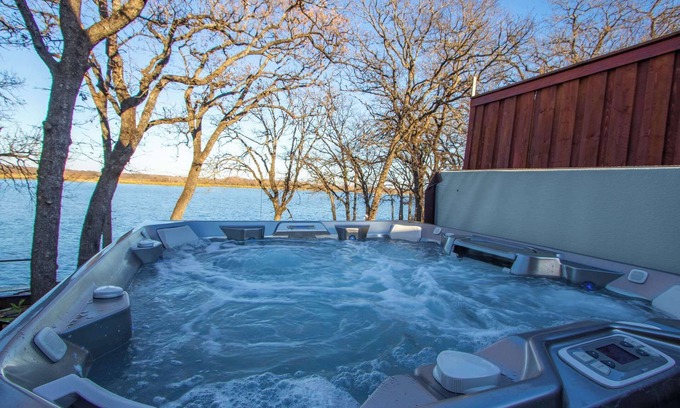 Alvarado House | Lakehouse Retreat with Hot Tub
