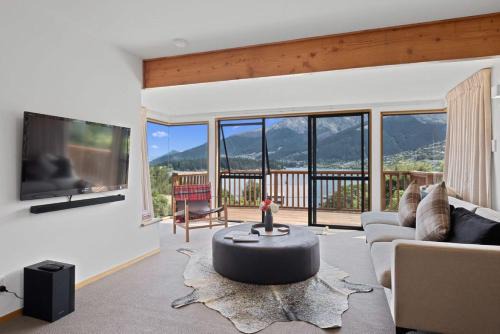 Kelvin Heights House | Lakehouse - Water taxi to Queenstown!