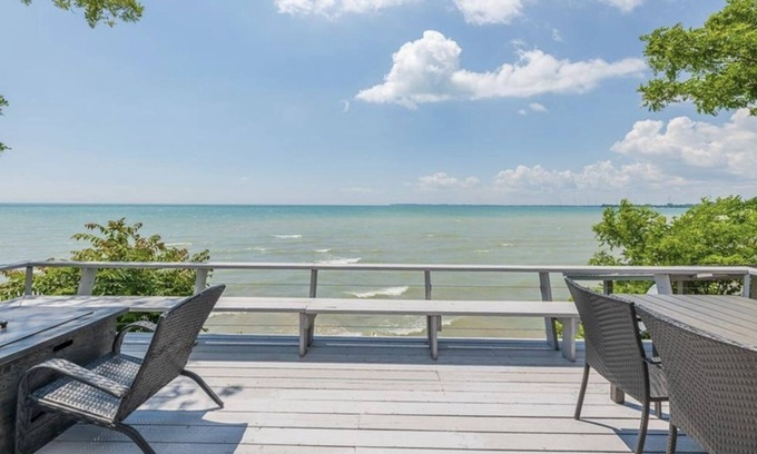 Wainfleet House | Lakehouse with Private Beach!