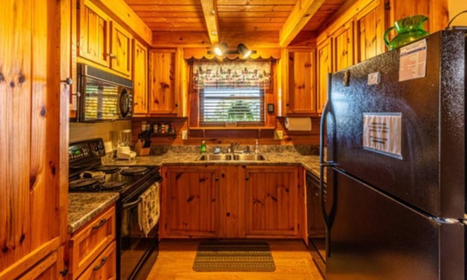 Luray Cabin | Lakeland Cabin