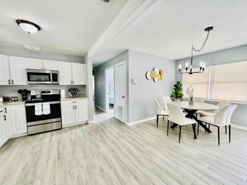 Crystal Lake House | Lakeland Gem Near Seu-fsc Game Room Fun