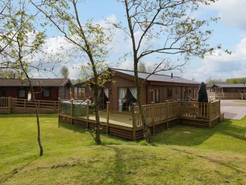 Yealand Conyers House | Lakeland Lodge- 3Bed-2 Bath- Private Patio