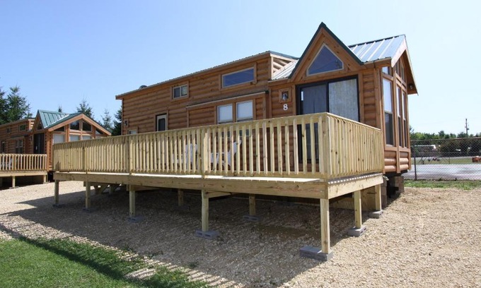 Milton Resort | Lakeland RV Campground Loft Cabin 9