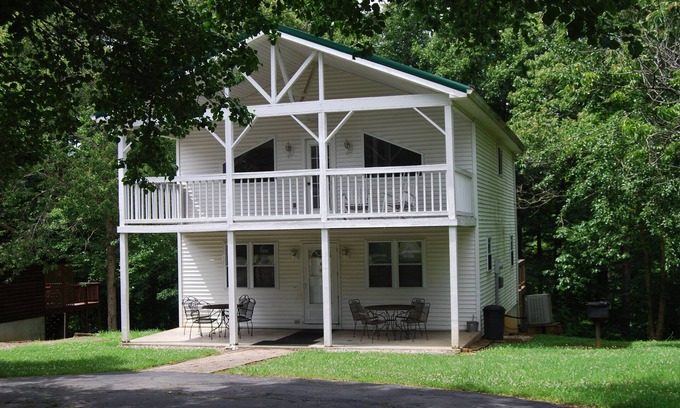 Russell Springs Cabin | LakePointe's Super Cabin - No Cleaning Fees!