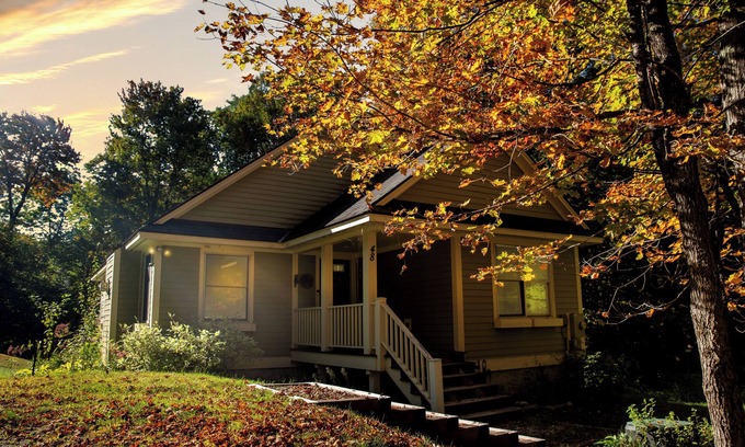 Williamsville House | Lakes, Hiking, Fall Foliage - Spacious 4-bedroom Pet Friendly Vermont Home