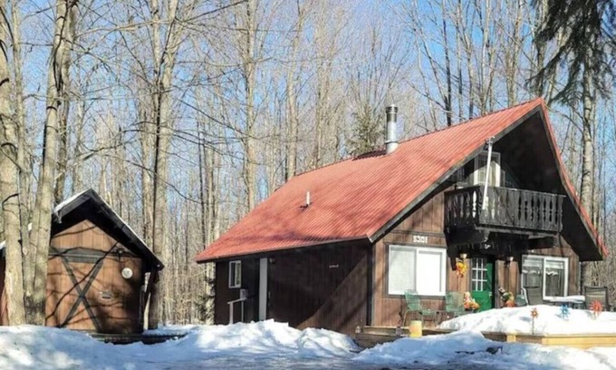 Elmira House | Lakes of the North/ Lake Arrowhead