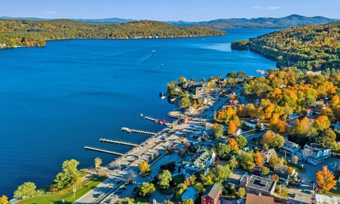Laconia House | Lakes Region | Modern | Artistic | Apartment