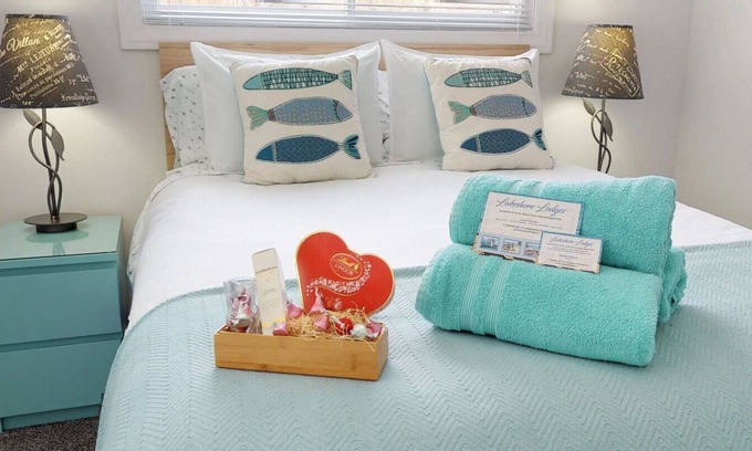 Fort Erie House | Lakeshore Lodge 2 Bedroom Private Guest Suite (high speed internet)