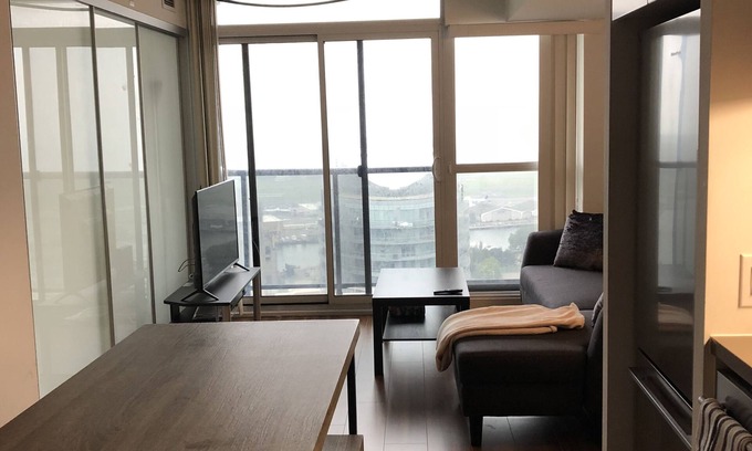 Fort York House | Lakeshore townhouse.