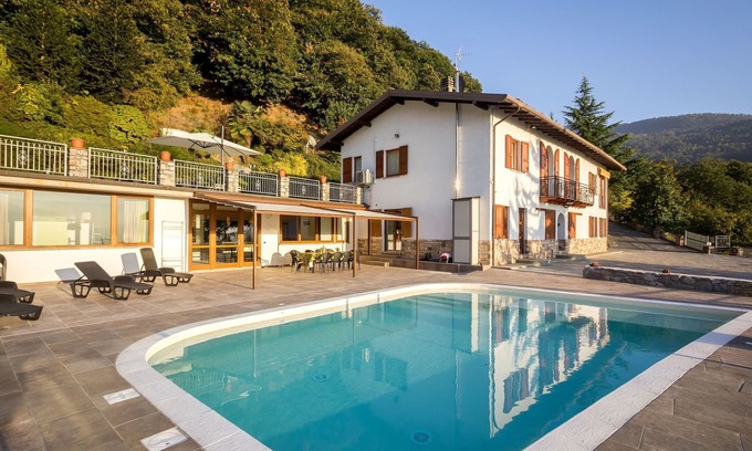 Artogne Villa | Lakeside Mansion with Pool