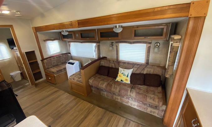 Hartsville House | Lakeside 2-bedroom RV in charming Hartsville with AC, WiFi