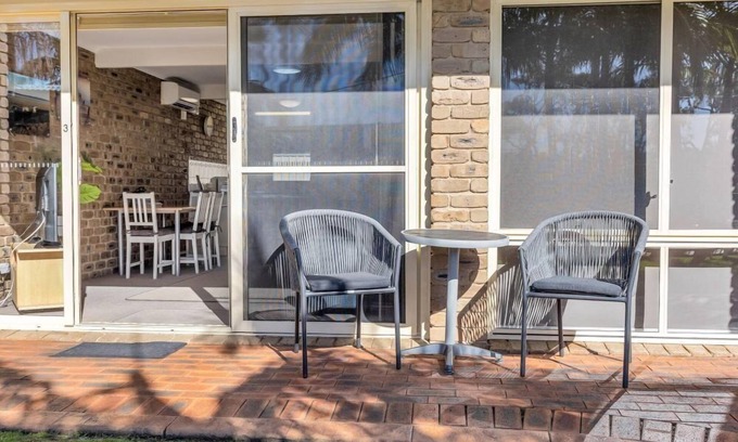 Bega Valley Shire Council Cabin | Lakeside Apartments - Ground floor