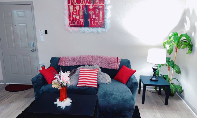 Cumberland Apartment | Lakeside Atlanta Retreat - Many Amenities!