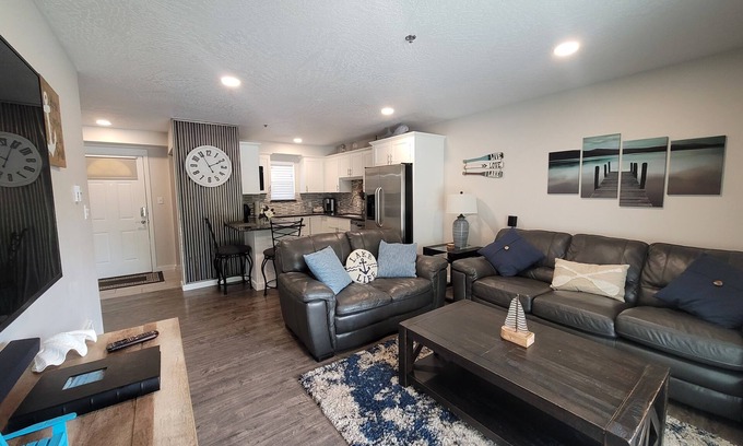 Polson Condo | Lakeside Beach like Condo