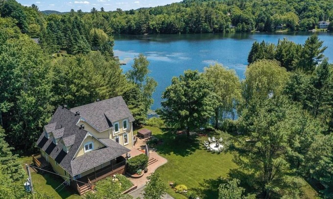 Prevost House | Lakeside Beauty CITQ 312629