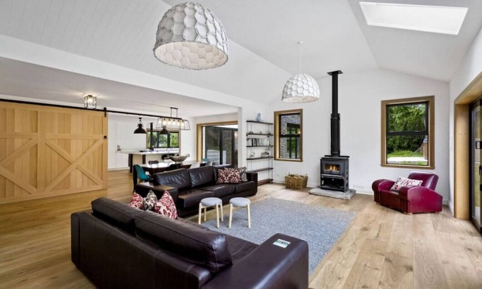 Queenstown House | Lakeside Bliss Homestead with outdoor spa