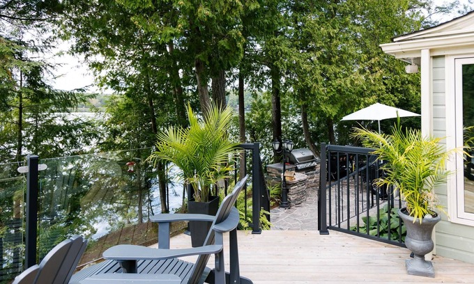 Haliburton Cottage | Lakeside Bliss: Sunswept Lake House - Your Private Oasis with Lakeside Bunkie