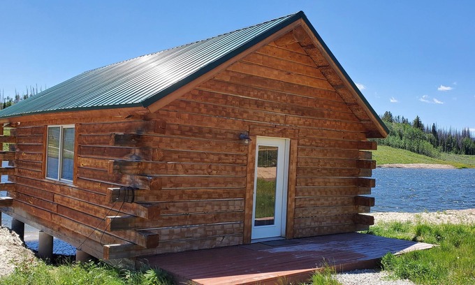 Daniel Cabin | Lakeside Cabin at Timberline Lodge