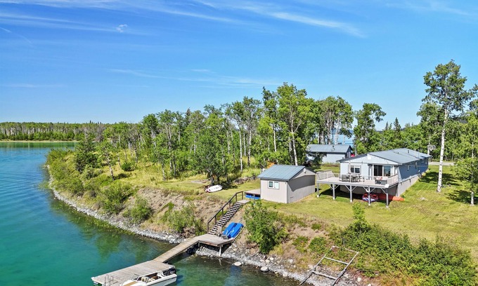 70 Mile House Cabin | Lakeside Cabin Retreat - Green Lake