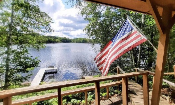 Iron River Cabin | Lakeside Cabin