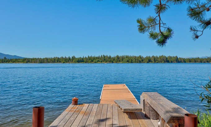 Tamarack Apartment | Lakeside Cabin With Private Dock & Sandy Beach