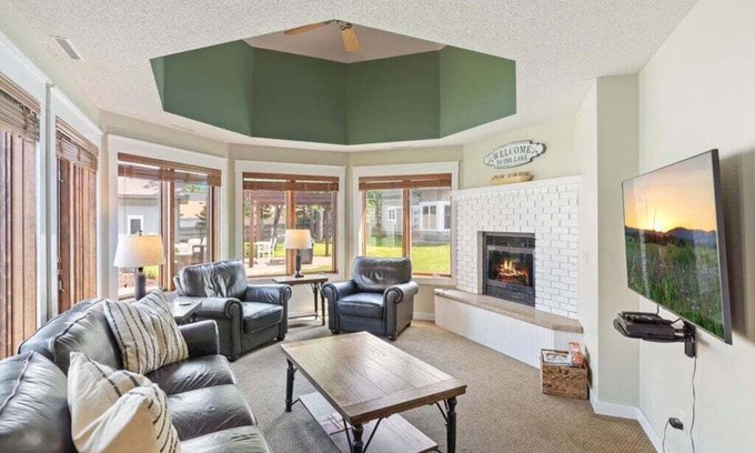 Nisswa Condo | Lakeside Condo in Gull Lake, MN, 2BR, Boat Rentals