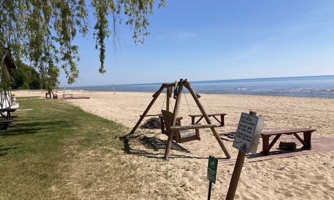 Oscoda House | Lakeside condo