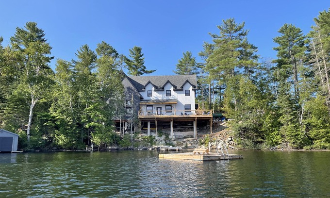 Algoma District Cottage | Lakeside cottage at Upper Island Lake