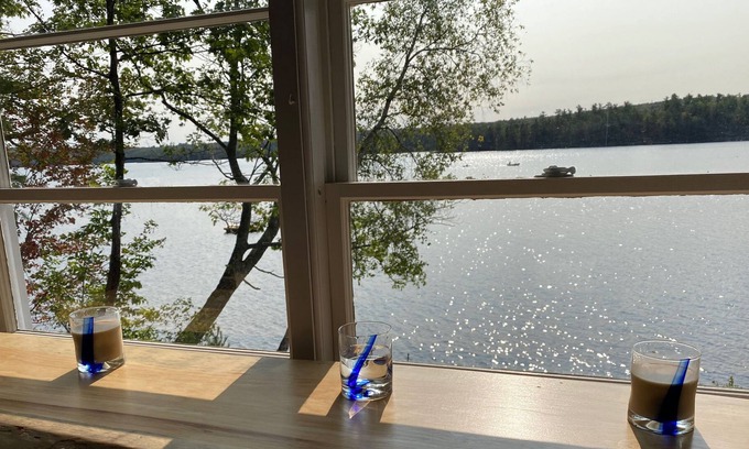 Liberty House | Lakeside cottage, beautiful views, private >> September dates now available!