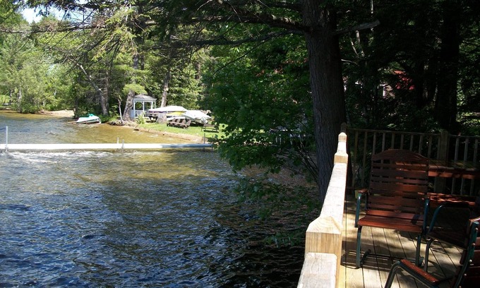 Fryeburg Cottage | Lakeside Cottage Facing White Mountains -