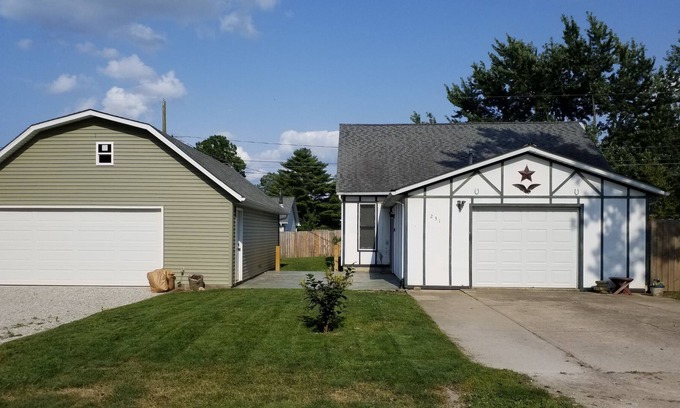 Vermilion Cottage | Lakeside Cottage