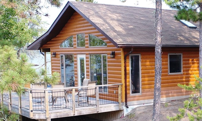 Sioux Narrows Nestor Falls Cottage | Lakeside deluxe 2 bedroom cottage